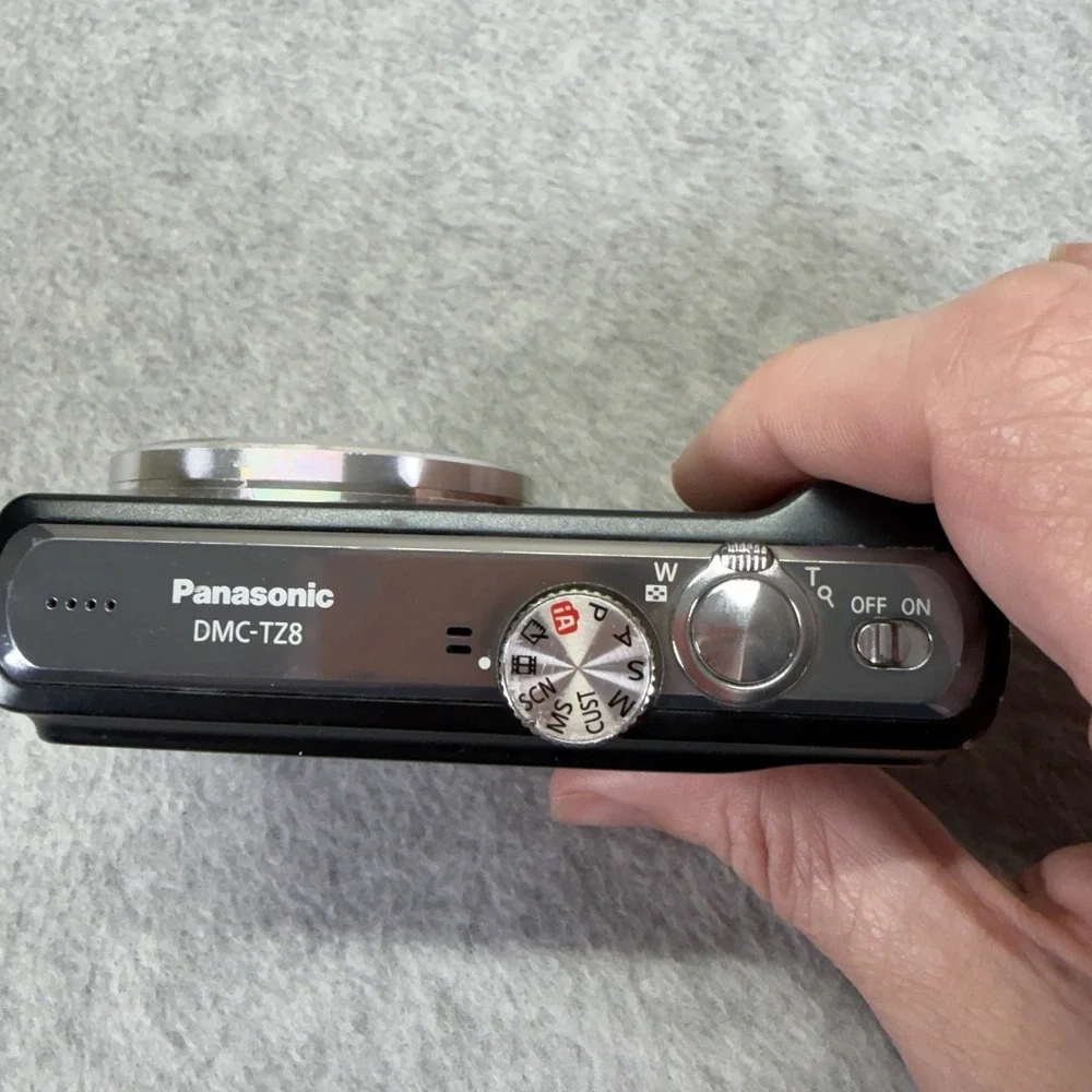 Panasonic Lumix DMC-TZ8 Digital Camera Black For Parts Untested